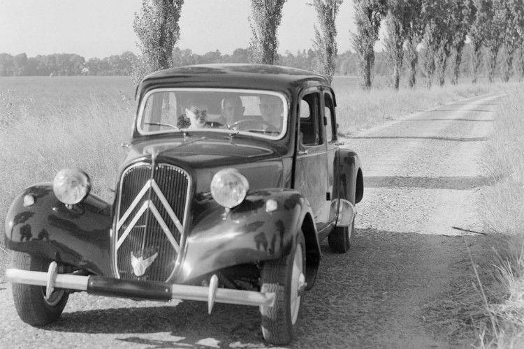 Die Selbstmördertüren sorgten für einen bequemen Ein- und Ausstieg. Sowohl die Vorder- als auch die Hintertüren waren an der B-Säule angebracht. Dadurch konnte Citroën die Produktionskosten senken.  (Foto: Citroën)