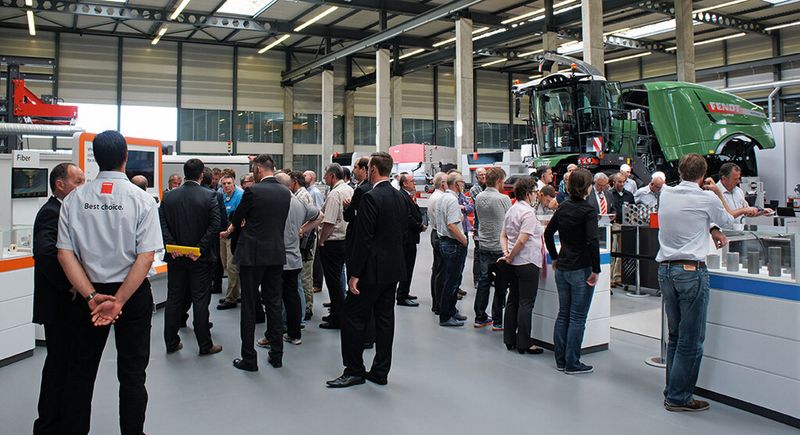 Rund 1000 Gäste aus über 30 verschiedenen Ländern verzeichnete die Inhouse-Messe von Bystronic, die am Hauptsitz in Niederönz stattgefunden hat. (Bild: L. Meister)