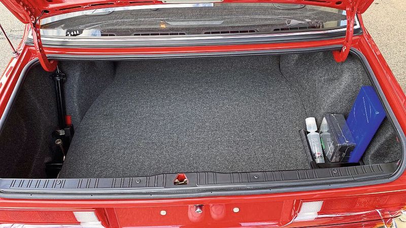 Viele Details lassen sich auch im Zuge einer Vollrestaurierung nicht auf Werkszustand bringen. (Bild: Meyer-Hafner)