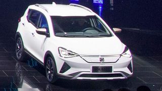 VW hat zusammen mit JAC die neue Elektromarke „Sol“ gegründet. Das erste Modell E20X wurde auf der Auto China in Peking vorgestellt. (Bild: VW)
