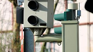 Nach der neuen Novelle des Bußgeldtalogs droht deutlich früher ein einmonatiges Fahrverbot. (Bild: gemeinfrei)