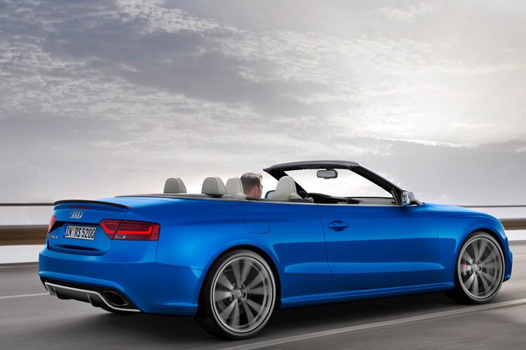 450 PS leistet der V8, der unter der Haube brummelt. (Foto: Audi)