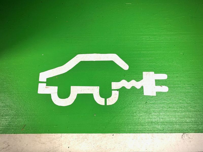 Electric drives can be found in everything from machinery in manufacturing facilities and battery electric vehicles and have become one of the world’s most essential pieces of equipment. (gemeinfrei)