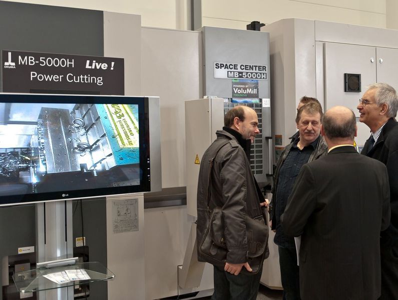 Das Bearbeitungszentrum MB-5000H, erstmals auf der AMB 2010 gezeigt, ist für die Serienproduktion konzipiert.  (Bild: Hennecke)