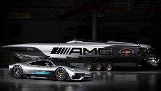 Zusammen mit Cigarette Racing hat Mercedes AMG ein Rennboot enwtickelt. (Bild: Daimler)