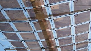 Solargate der IAA 2011: Gebaut mit dem Projektpartner Solartension (Archiv: Vogel Business Media)