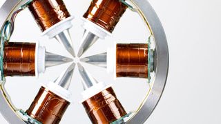 15 Finalisten sind mit ihren Erfindungen für den europäischen Erfinderpreis nominiert – wie auch der Physiker Maximilian Haider, der eine elektromagnetischen Korrekturlinse erfand und für sein Lebenswerk nominiert ist. (EPO/Heinz Troll)