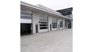 In der Direktannahme bauen die Serviceberater ein persönliches Verhältnis zum Kunden auf. Das steigert die Kundenzufriedenheit und die Loyalität zum Autohaus.  (Foto: Rubbel)