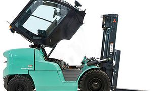 Die Procab-Kabine kann per Knopfdruck ganz gekippt werden. Bild: Mitsubishi (Archiv: Vogel Business Media)