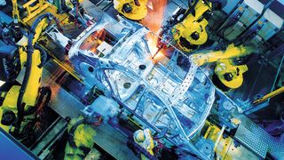 In der Fabrik der Zukunft kommunizieren Werkstück und Maschine direkt miteinander. Eigenständig entscheiden sie über den nächsten Produktionsschritt. Sie sind miteinander vernetzt und steuern ihre Produktion selbst. (Bild: Siemens)