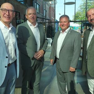 Präsident Günter Friedl (v.l.) mit Gästen von befreundeten Landesverbänden: Michael Schneider, Uwe Schmidt (beide Sachsen) und Marcus Büttner (NRW).  (Bild: Holger Zietz - VCG)