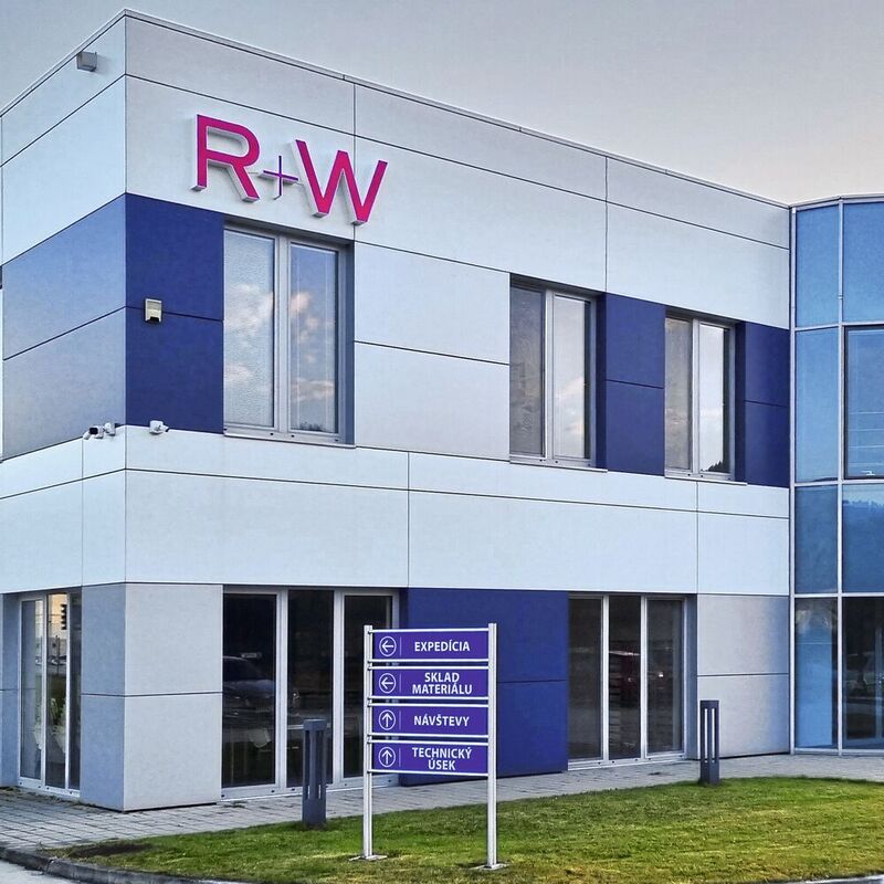 Der R+W Standort zur Komponentenfertigung in Nizna, Slowakei.