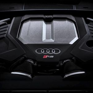 (Audi)