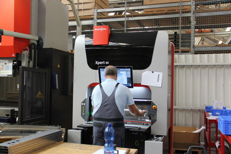 Bei der Kaba Gallenschütz GmbH ist die neue Bystronic-Abkantmaschine bereits im Einsatz. (Bild: Itasse)