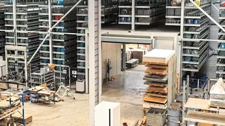 Modernes Wabenlager Fur Optimierten Materialfluss