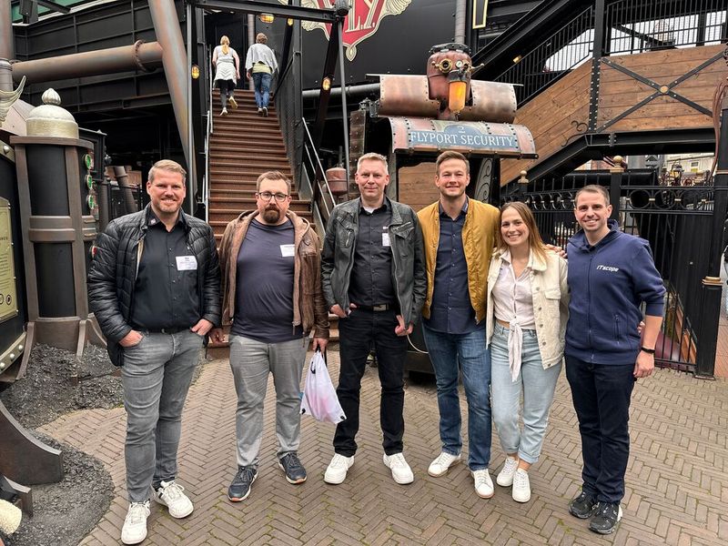 Noch haben sie Farbe im Gesicht: (v. l.) Kai Gaberle (WKN Datentechnik), Sebastian Kubertzski (Wiesemann IT-Systemhaus), Pascal Sorof (WKN Datent.), Frederic Klein, Eileen Müller und Patrick Diepold (ITscope) (Bild: Vogel IT-Medien GmbH)