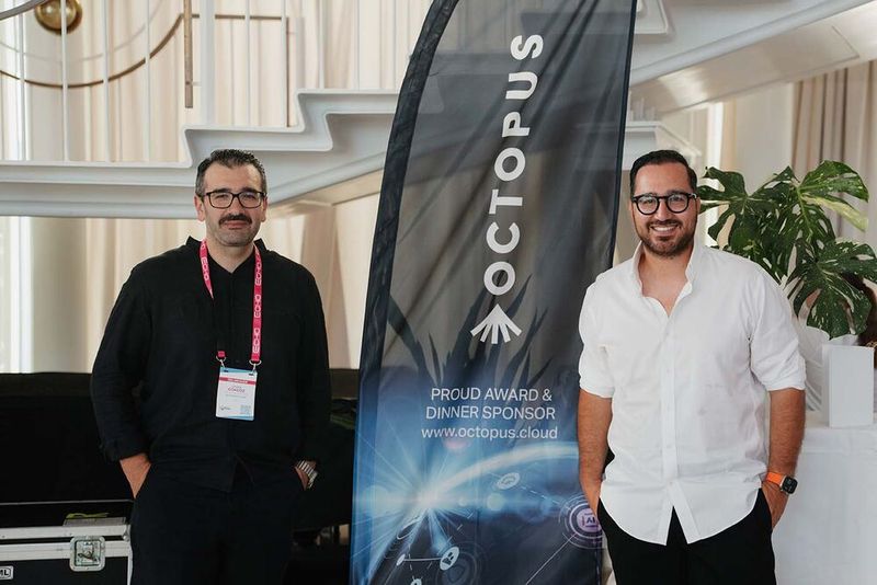 Die Gastgeber des Summer BBQ: Cihan Gökgöz und Bahadir Durak von octopus cloud (Bild: Werbefotografie Emme)