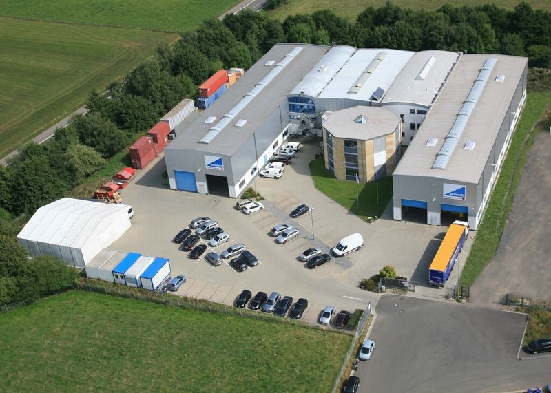 Das Werksgelände mit 3000 m² Fertigungsfläche für Fertigung, Montage und Inbetriebnahme wird in Kürze erneut erweitert. (Bild: Schwartz)