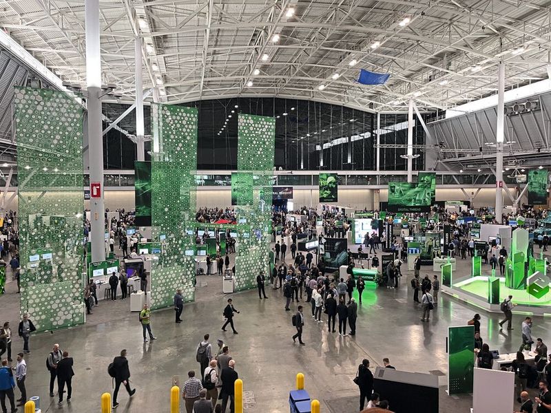 Eine Ausstellung - die Xtropolis - begleitete PTCs User Conference Liveworx 2023.  (Bild: Drescher/VCG)