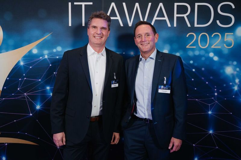 Jörg Steins und Christoph Denk vom Colocation-Anbieter LEW TelNet.  (Bild: Manuel Emme Fotografie)