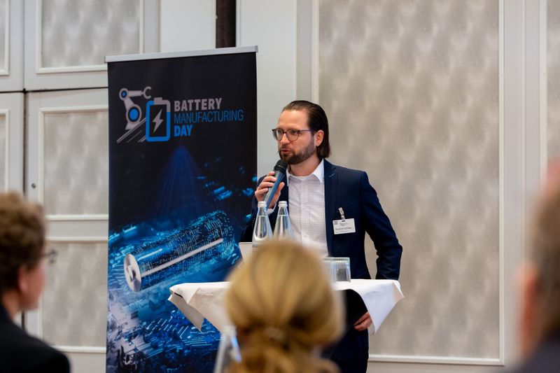 Außerdem von Benedikt Hofmann, Chefredakteur des MM Maschinenmarkt. (Bild: Dominik Böhm - Fotokumpel)