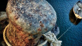 Intenos bietet statt Wuselei im komplexen Geflecht aus Conntects und Interconnects einen ruhigen Hafen, einen Port als Service.  (gemeinfrei: Conquero/ Pixabay)