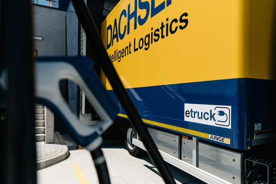 (Dachser plant über 40 neue Schnellladesäulen für die E-Lkw mit jeweils 180 kW Ladeleistung. (Bild: Dachser))