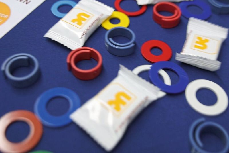 Eine breite Vielfalt an unterschiedlichsten Kunststoffteilen prägt die Exponate an den Ständen der 105 Aussteller auf dem 28. Technologietag Hein. (Bild: Maschinenmarkt)