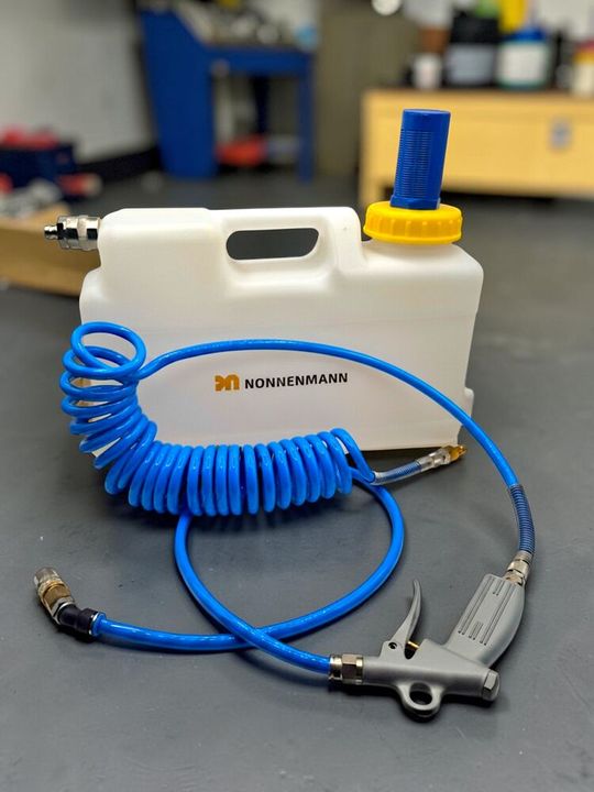 Nonnenmann blow-out container for the easy, safer and cleaner purging of temperature-control channels.(Source:  Nonnenmann)