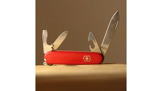 LinkedIn vereint Reichweite, Vertrauen und Wissen – das Schweizer Taschenmesser für erfolgreiches B2B Marketing. (Bild: Unsplash)