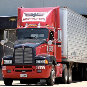 Mettler Toledo Cargoscan prüft bei Southeastern Freight Lines das Gewicht und das Volumen der für die Karibik bestimmten Frachtgüter.