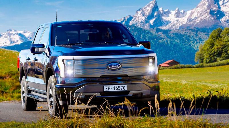 Ford hat vor drei Jahren seinen US-Bestseller F-150 elektrifiziert. (Bild: Ford)