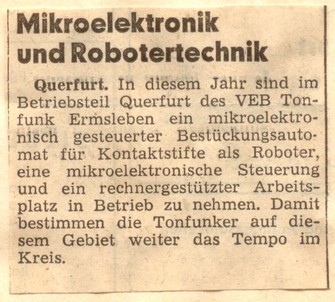 Ein Blick ins Archiv: Alte Zeitungsausschnitte dokumentieren die Entwicklung von VTQ und zeigen, wie das Unternehmen über die Jahre in der regionalen und fachlichen Öffentlichkeit wahrgenommen wurde. Die Sammlung macht sichtbar, dass Unternehmensgeschichte nicht nur aus Produkten, Kennzahlen und Meilensteinen besteht, sondern auch aus vielen kleinen Momentaufnahmen. (Bild: VTQ Videotronik GmbH)