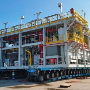 Meilensteine im internationalen Geschäft von Lewa waren ein 714 Tonnen schweres Chemical Injection-Modul mit 40 Membran- und Prozesspumpen, das in Singapur realisiert wurde oder der Folgeauftrag zu einem Großprojekt am Arabischen Golf, für das LEWA bereits im Jahr 2015 40 Pumpen geliefert hatte: Im Sommer 2017 wurden zusätzliche 20 Pumpen geliefert, um die Fördermenge um insgesamt 56 Millionen Kubikmetern am Tag zu erhöhen.