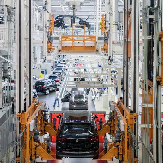 Noch im April sollen in VW-Werken in Deutschland wieder Autos vom Band laufen.(Bild:  VW)