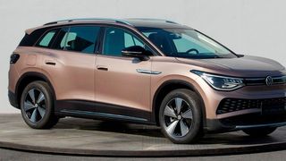 Scheinwerfer und Frontmaske des Autos sind prägnanter gezeichnet als beim ID 4 und erinnern an den Touareg.  (Bild: Auto-Medienportal.Net/Volkswagen)