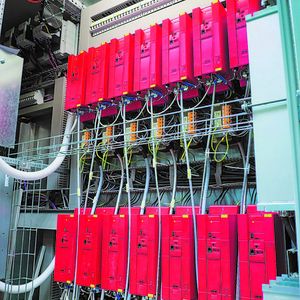 (SEW-Eurodrive/Kraft Maschinenbau)