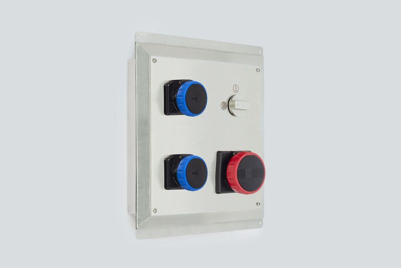 Die Wandeinbau-Steckdosenverteilungen der Reihe 8150/5-V88 erweitern das  Produktportfolio für Reinräume von R. Stahl. 