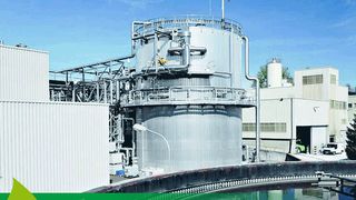 Die Pilotanlage des IM-MS-Reaktors darf bei Lenzing Technik für Versuchszwecke angemietet, und die seit 2008 laufende Referenzanlage kann in Lenzing, Oberösterreich, jederzeit besichtigt werden (Bild: Lenzing Technik)