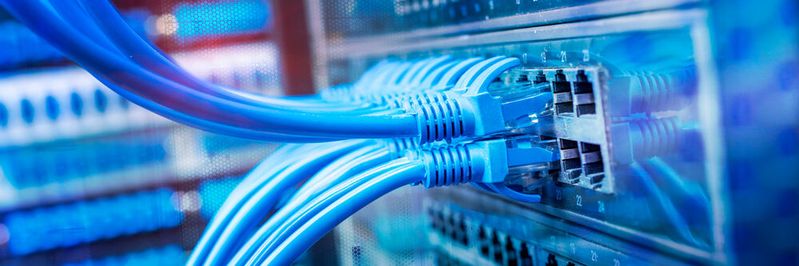 SD-WANs entwickeln sich zum Standard, weil sie die Cybersicherheit verbessern, die Kosten für Unterhalt und Datenübertragungen senken sowie die Administration erleichtern. SD-WANs entwickeln sich zum Standard, weil sie die Cybersicherheit verbessern, die Kosten für Unterhalt und Datenübertragungen senken sowie die Administration erleichtern.