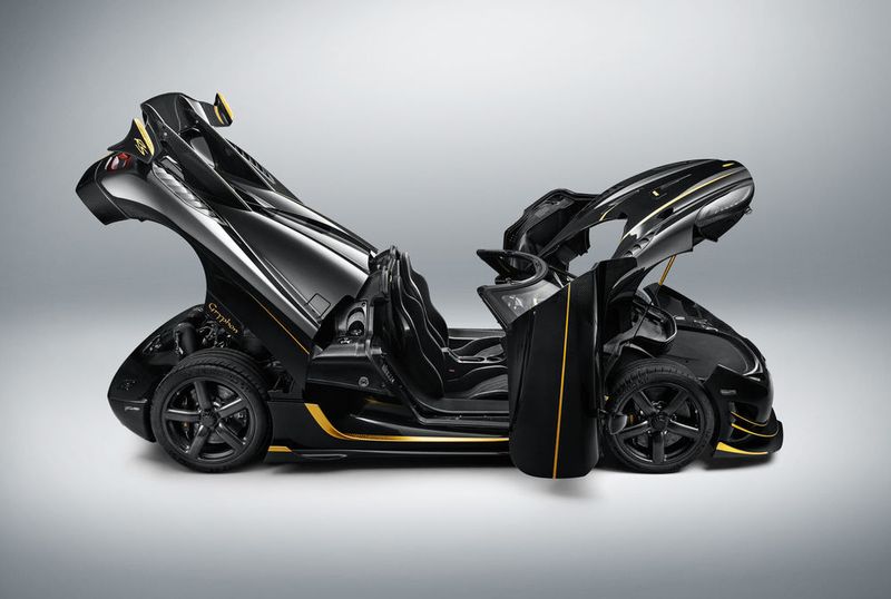 Sind alle Türen und Deckel offen, wirkt der Gryphon wie ein Mitglied der Science-Fiktion-Figuren der Transformer. (Koenigsegg)
