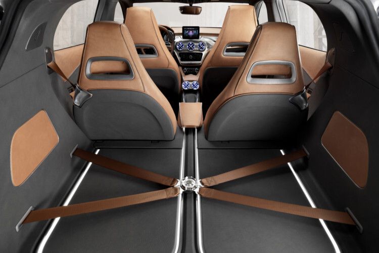 Zu den Wettbewerbern des Kompakt-SUV mit Stern zählen vor allem Audi Q3 und BMW X1. In deren Revier will nun auch Mercedes auf Kundenfang gehen. Ein geräumiges Kofferabteil könnte dabei helfen. (Foto: Daimler)