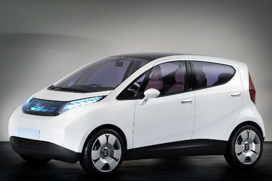 Das E-Mobil des Turiner Karosseriebauers Pininfarina, das Bluecar, soll Ende 2011 mit Lithium-Metall-Polymer-Trockenbatterie an den Start geht. (Archiv: Vogel Business Media)