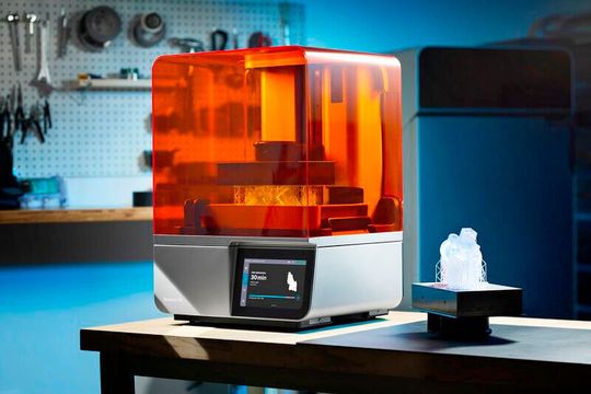 With the Form 4, Formlabs presents the fourth generation of 3D printers that can process various synthetic resins. Find out here what the new system for additive manufacturing can do ...(Image: Formlabs)