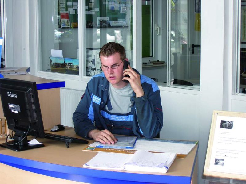 Werkstattmeister Nils Thoden ist verantwortlich für den Peugeot-Service und die Direktannahme. (Archiv: Vogel Business Media)