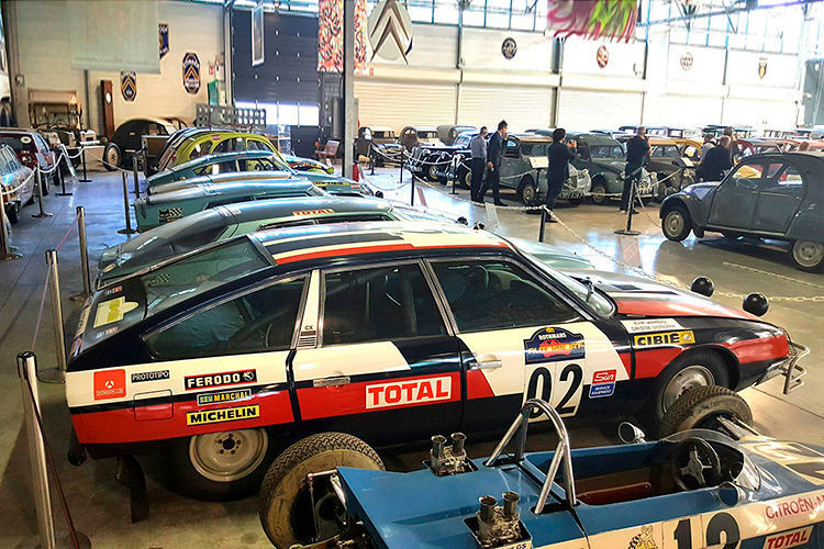 Die Marke beteiligte sich über Jahrzehnte hinweg im Rennsport; hinter diesem CX, der 1977 bei der Rallye Senegal lief, stehen eine Reihe von Prototypen auf Basis des SM. Noch heute engagiert sich Citroën im Rallyesport. (GTSpirit.de)