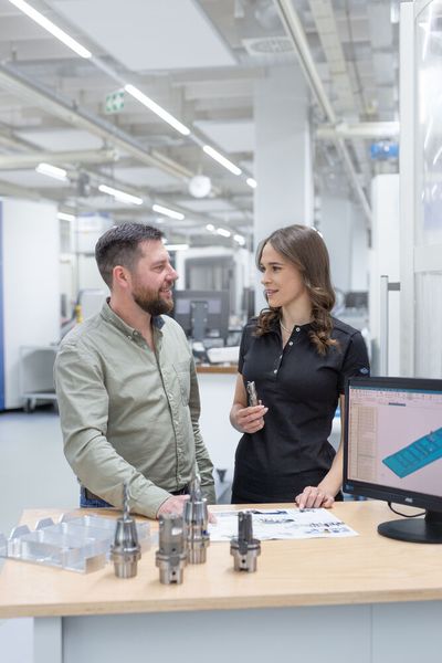 Investitionen in moderne Produktionsstrukturen schaffen die Grundlage für mehr Effizienz, Transparenz und Geschwindigkeit (Bild: Mapal)