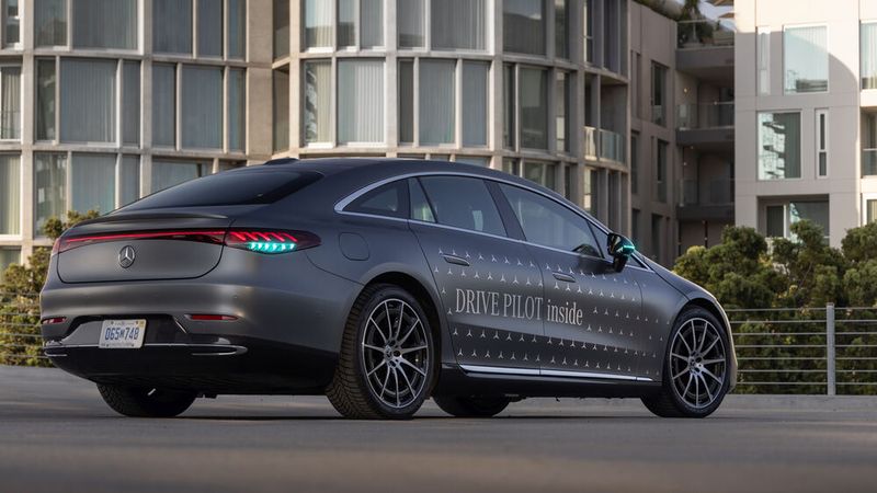 Nutzen kann man Level-3-Anwendungen nur in den Bundesstaaten Nevada und Kalifornien. Die Zulassung der hochautomatisierten Fahrfunktion ist Sache der Bundesstaaten.  (Bild: @Mercedes-Benz AG)