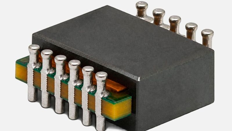 A planar transformer from Elytone for compact power supplies with high power density. Its flat design enables low-profile construction and can be adapted to high switching frequencies.(Bild:  Elytone)