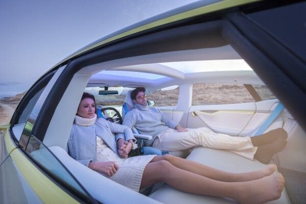 Mit dem vollelektrisch angetriebenen Konzeptfahrzeug „XchangE“ zeigt die Schweizer Ideenschmiede Rinspeed auf dem Genfer Auto-Salon die Zukunft des autonomen Fahrens.  (Rinspeed)